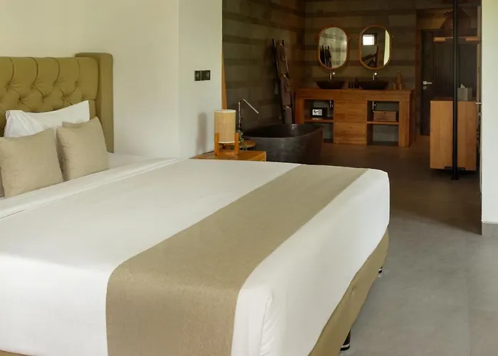 Balidroomvilla Mangrove - Full Serviced - Beachside Villa *